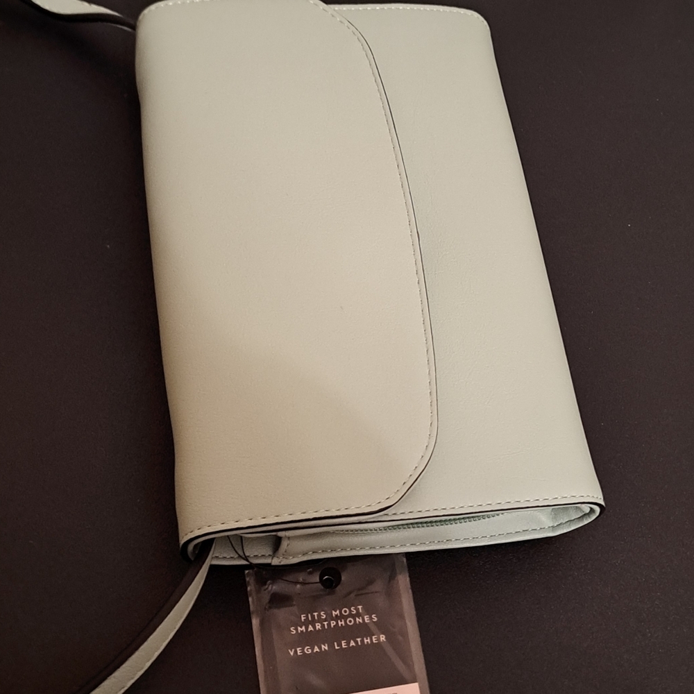 Vera Wang Mint Green Crossbody Bag - Picture 3 of 10